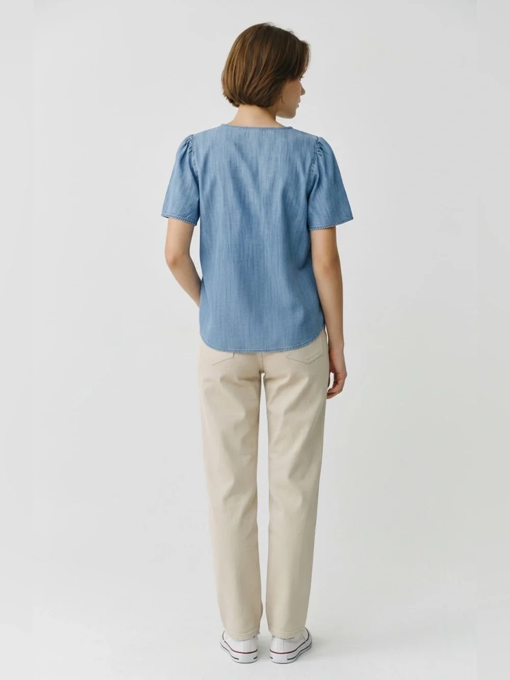 Lauren Conrad Chambray Blue Tie-Neck Chambray Blouse NWT various sizes - Picture 3 of 10